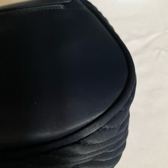 Yves Saint Laurent Vintage Nylon Quilted Crossbody/Shoulder Bag in Navy Blue - Picture 9 of 15